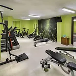 فندق وأجنحة ريجينسي كونتري كلوب 3*