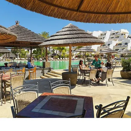 Regency Country Club, Ξενοδοχείο 3*