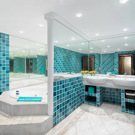 Отель Regency Country Club, Плая-де-лас-Америкас