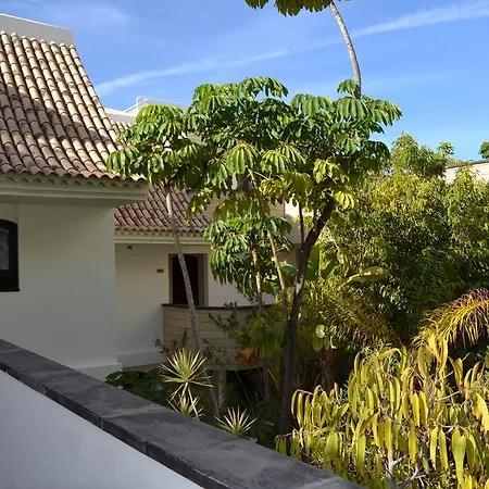 Regency Country Club, Ξενοδοχείο 3*