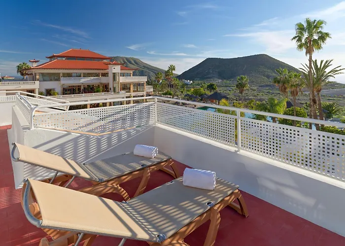 Regency Country Club, Hotell 3*