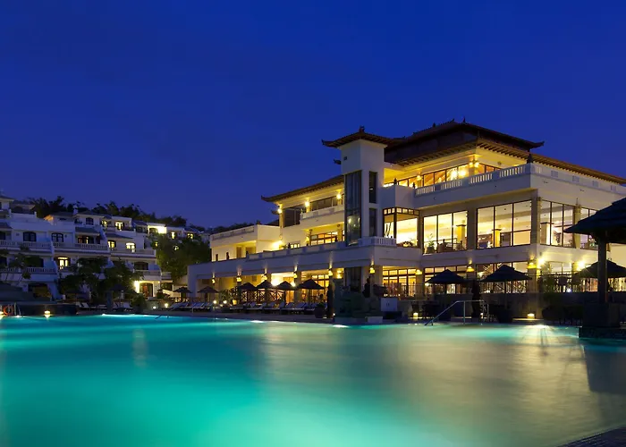 Regency Country Club, Hotell