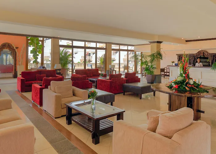 Regency Country Club, Hotell 3*