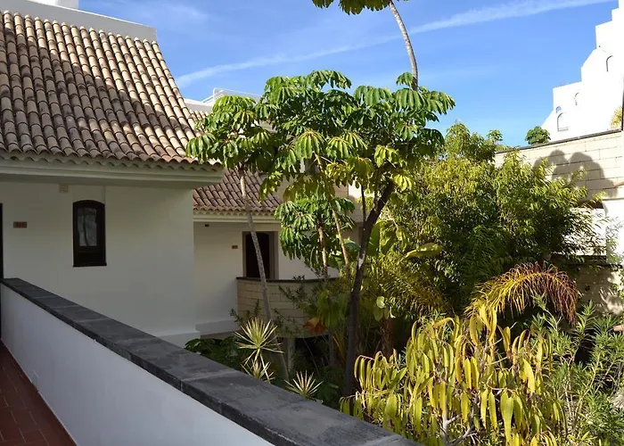 Regency Country Club, Hotell 3*